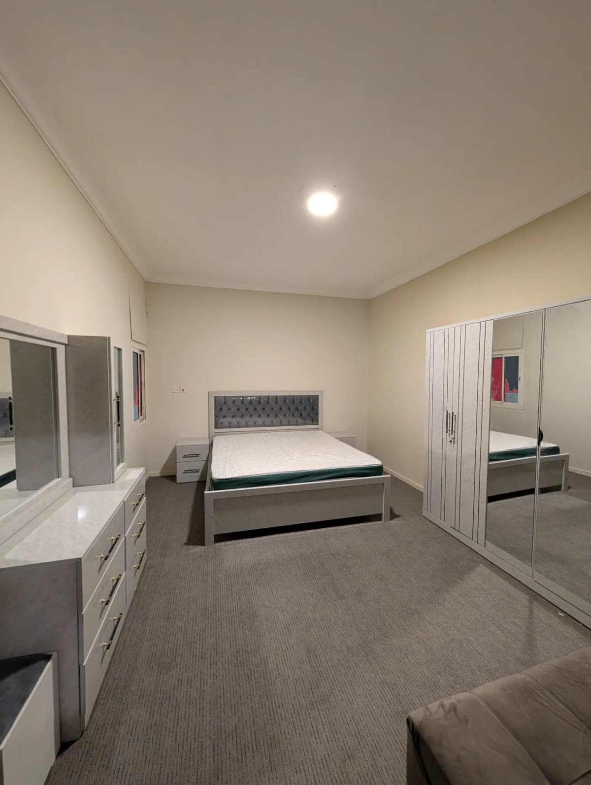 Semi-Furnished 1BR Apartment | Family Building | Elevator | Rooftop | Good Ventilation | Janubiya – Al Khobar