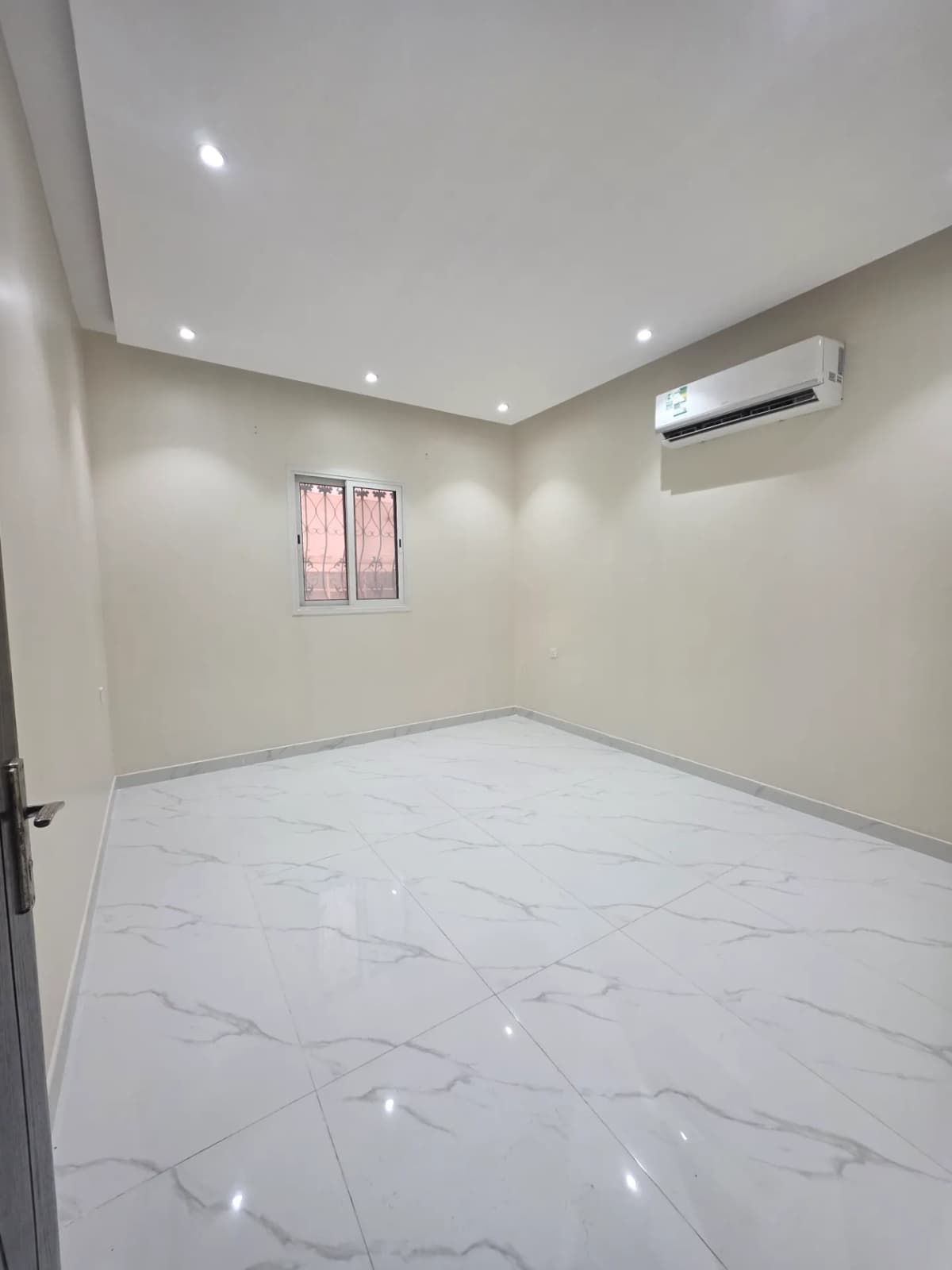 🏡 Property ID: 155 | 2BR Apartment | Family & Bachelor Building | Elevator Not Available | Two Split AC Units | First Floor | External | Al-Thuqbah – Al Khobar |