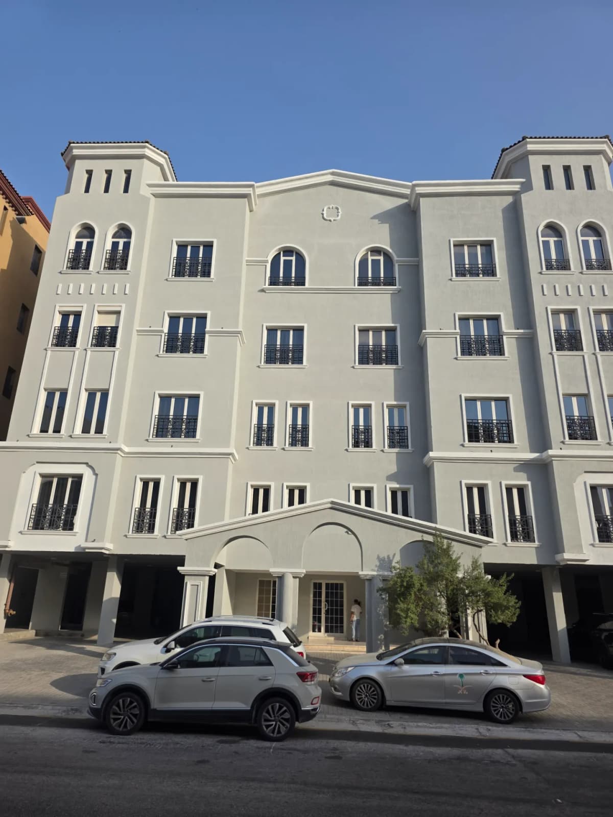 🏡 4-Bedroom Apartment | Family Building | Elevator Available | Central AC Installed | First Floor | Dhahran | SAR 4,167/Monthly