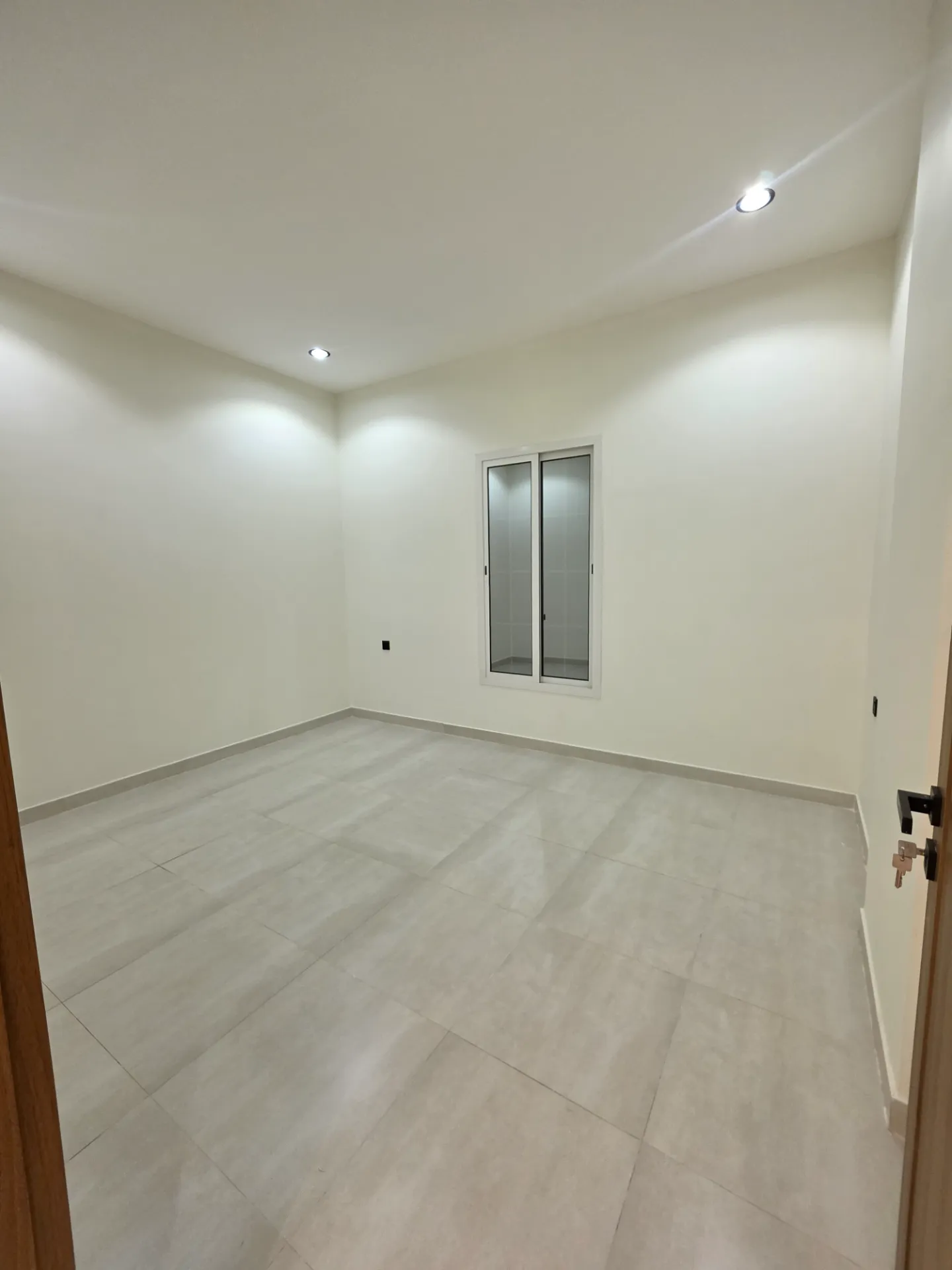 🏡 2-Bedroom Apartment | Family Building | Elevator Available | 3 Split AC Units Installed | First Floor | Al Khobar